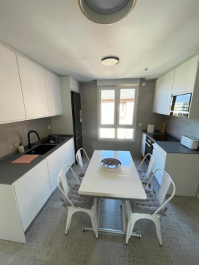 Apartamento Recién Reformado en Somo junto iglesia